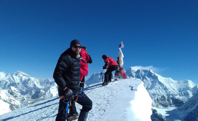 Mera Peak Climbing: Drive in Fly Out Trip 19 Days